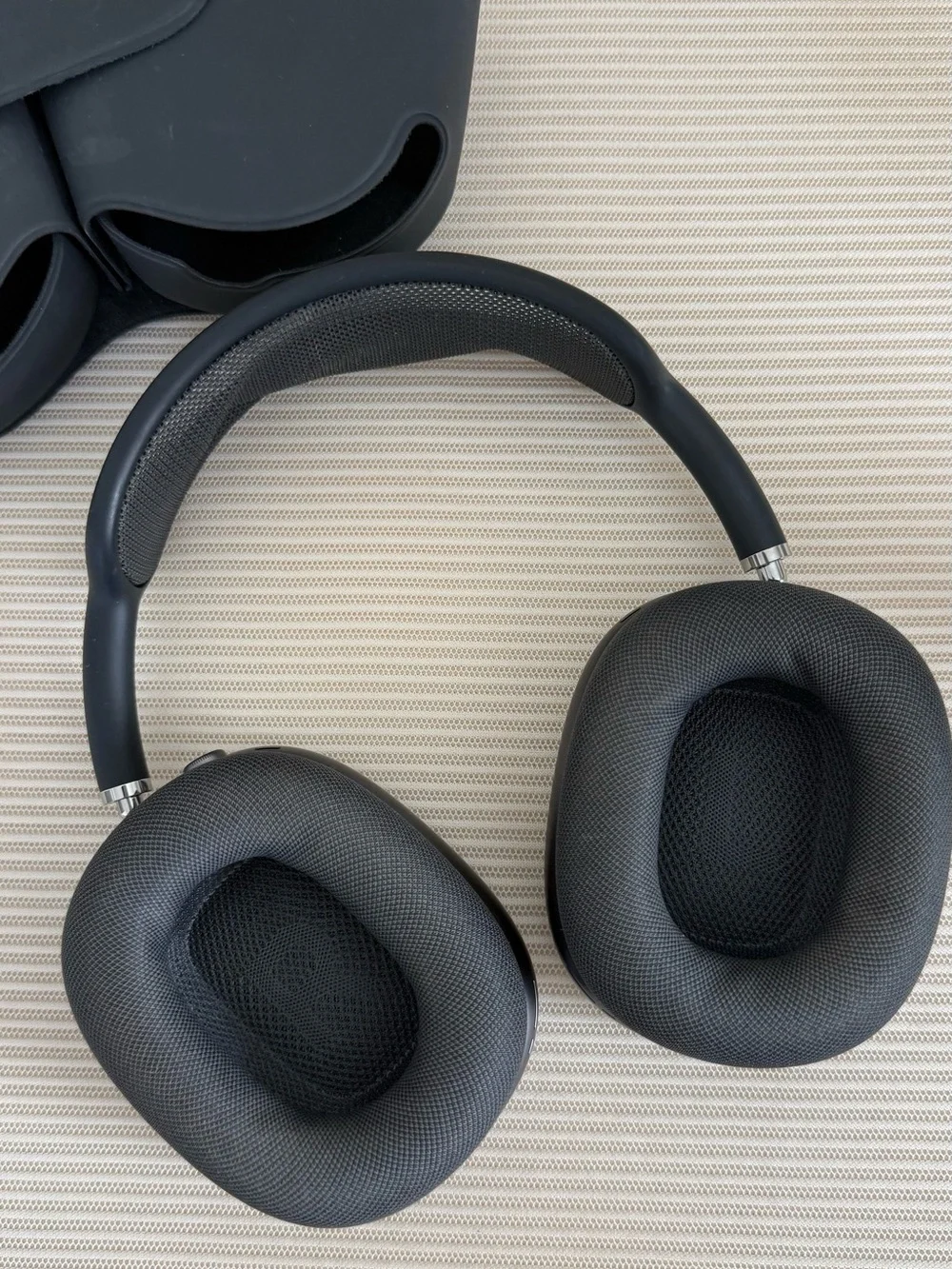 Apple Black On-Ear Headphones with Carry Case